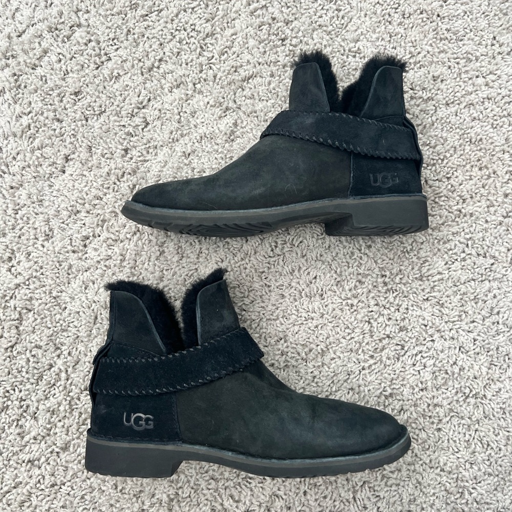 Excellent condition Ugg boots size 8